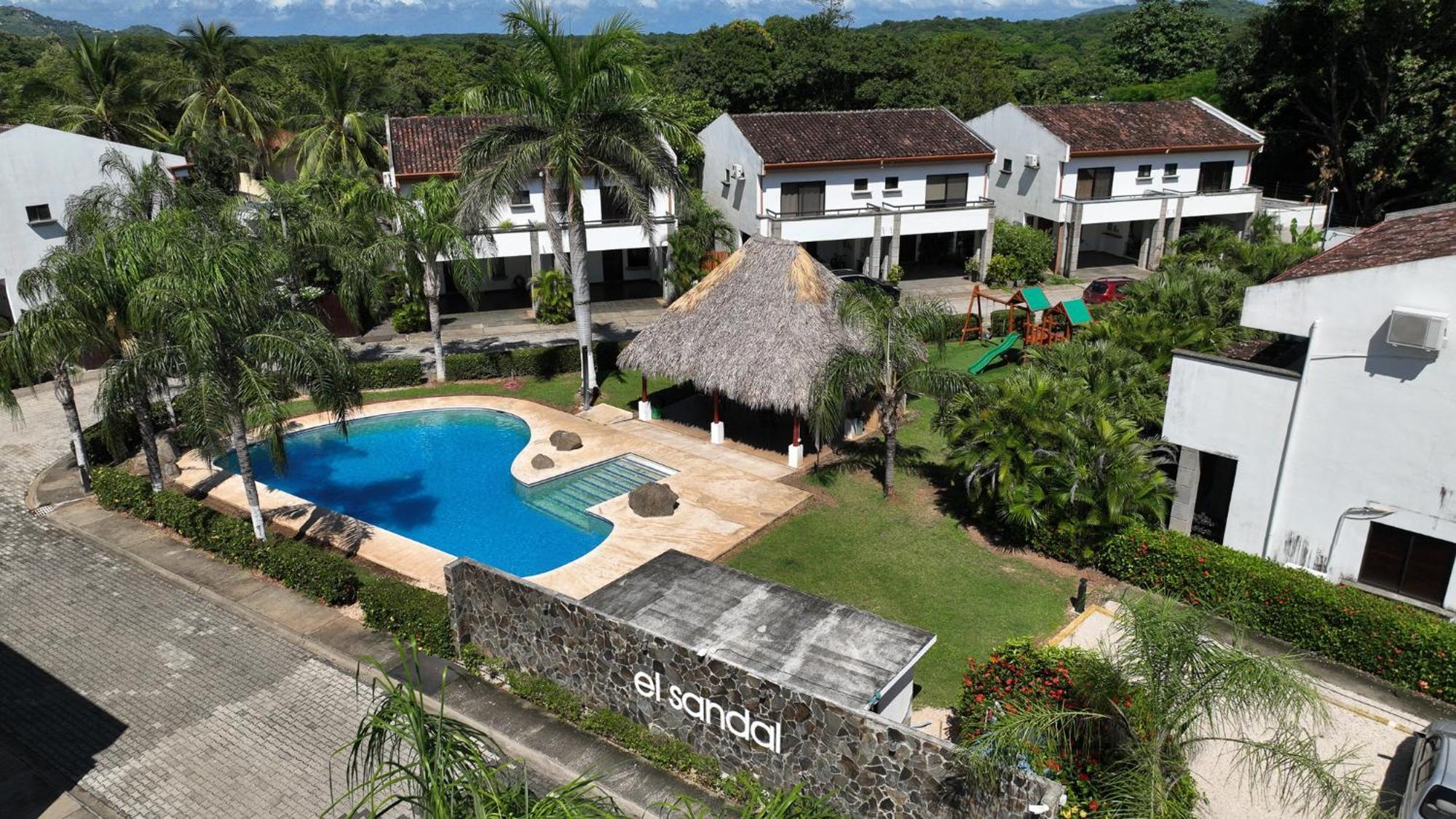 Full In Tamarindo, Cr